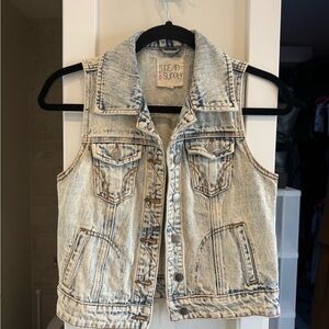 Thread & Supply Acid Wash Cropped Denim Vest Size Small Cowgirl